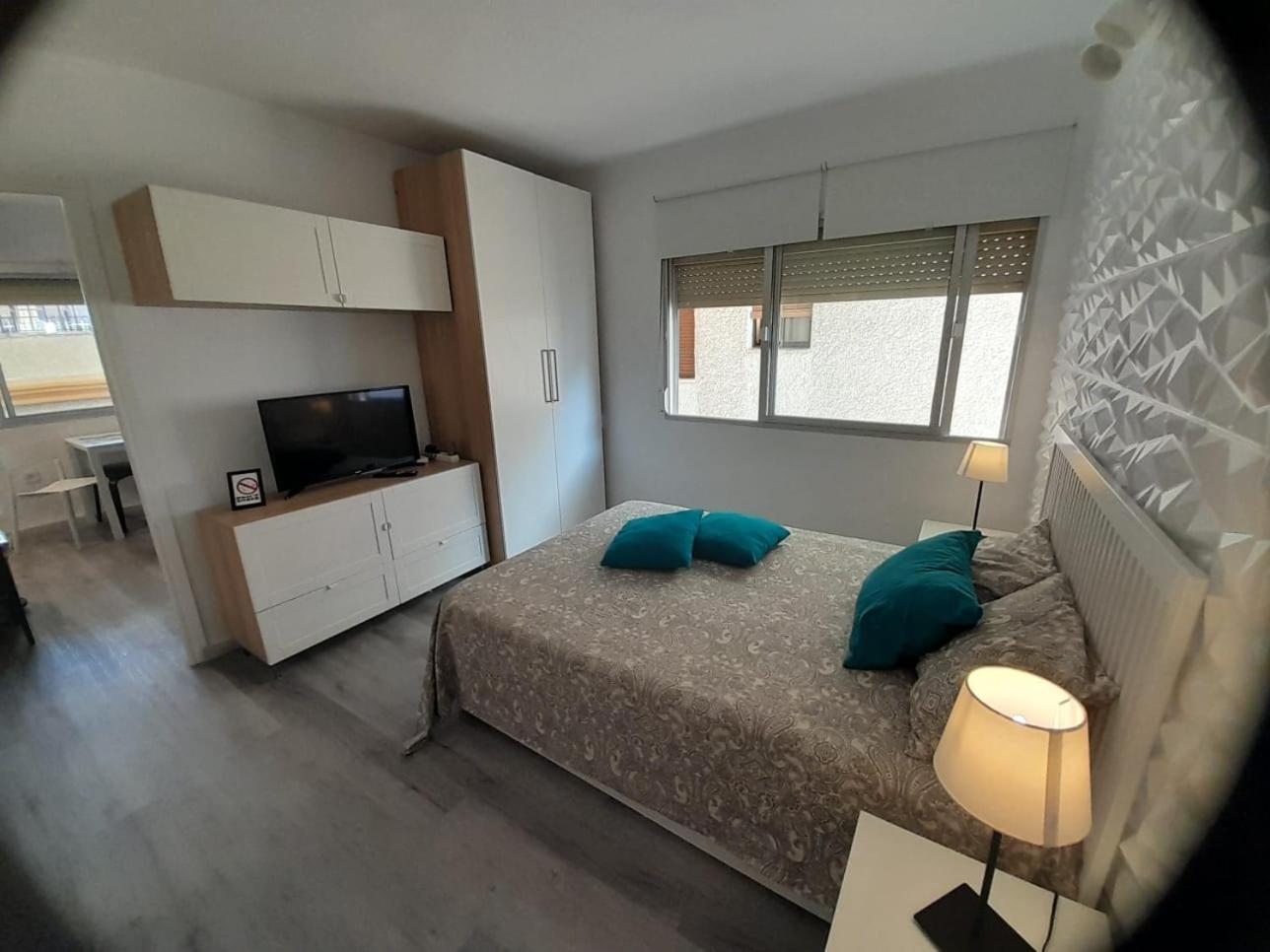 Apartamento Una Habitacion Supercentrico トレモリノス エクステリア 写真